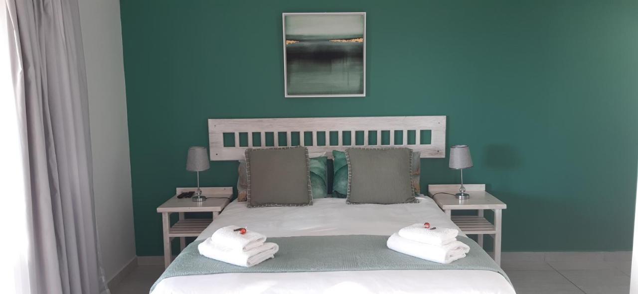 Ocean View Guest House Jeffreys Bay Esterno foto