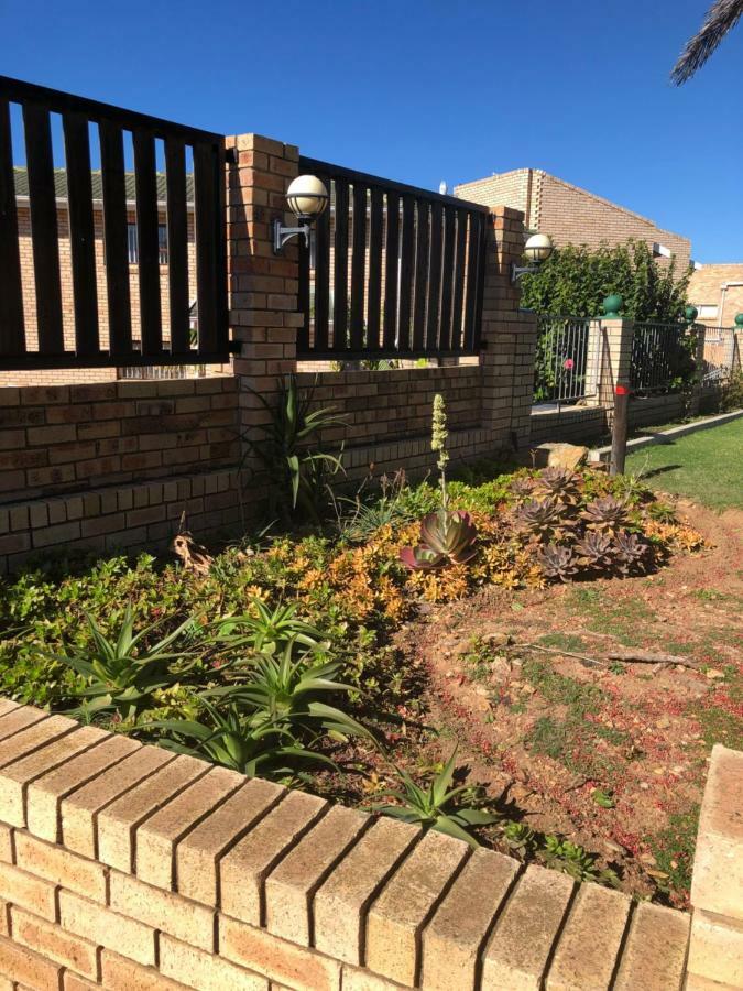 Ocean View Guest House Jeffreys Bay Esterno foto