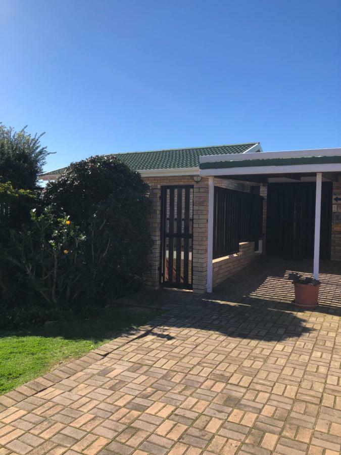 Ocean View Guest House Jeffreys Bay Esterno foto
